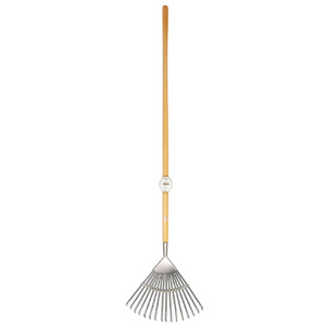 Collect the grass and cuttings from your lawn in traditional style with this high quality lawn rake 