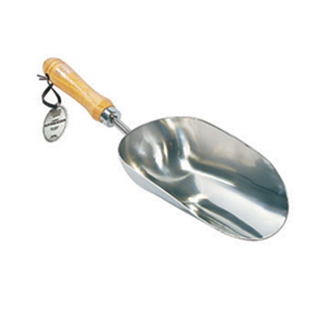 The Potting Scoop is designed for scooping compost into pots  troughs and hanging baskets  its wide 