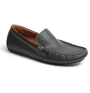 A classic round toe leather men