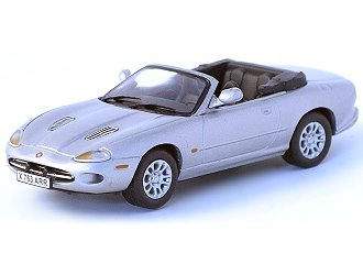 Jaguar XKR Convertible (1:43 scale in Silver)